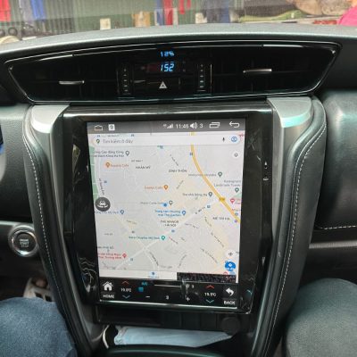 Lắp màn màn hình android Tesla Fortuner