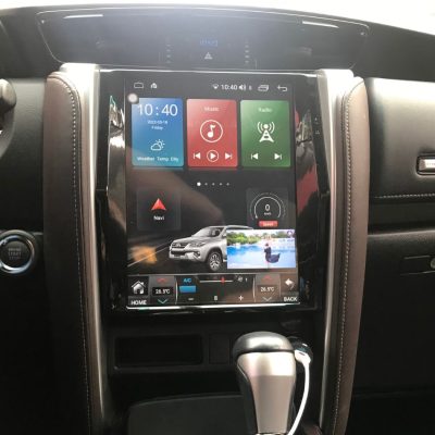 Lắp màn màn hình android Tesla Fortuner