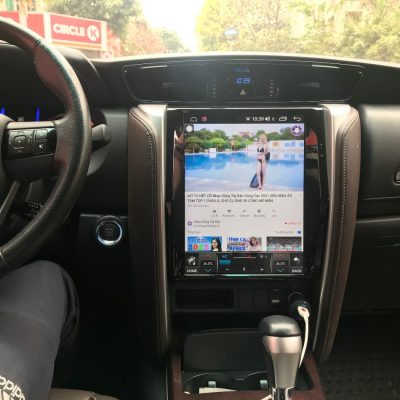 Lắp màn màn hình android Tesla Fortuner